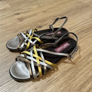 Vintage Famolare Wave There Women's Metallic Strappy Sandals 8.5